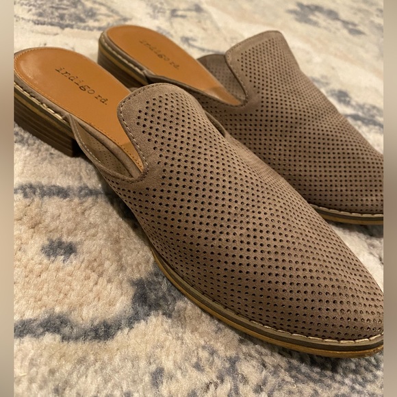 Mules - Picture 4 of 6